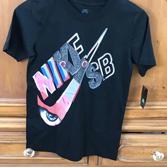 nike sb graphic tees